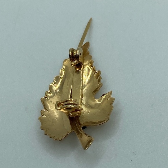 Vtg Gold Tone & Green Goldstone / Gold Stone Leaf Brooch 1.1” - Picture 4 of 8